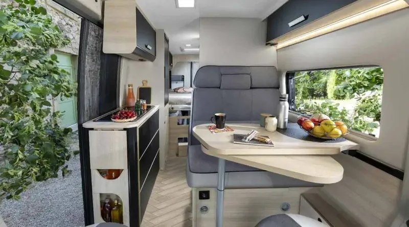 Chausson V690