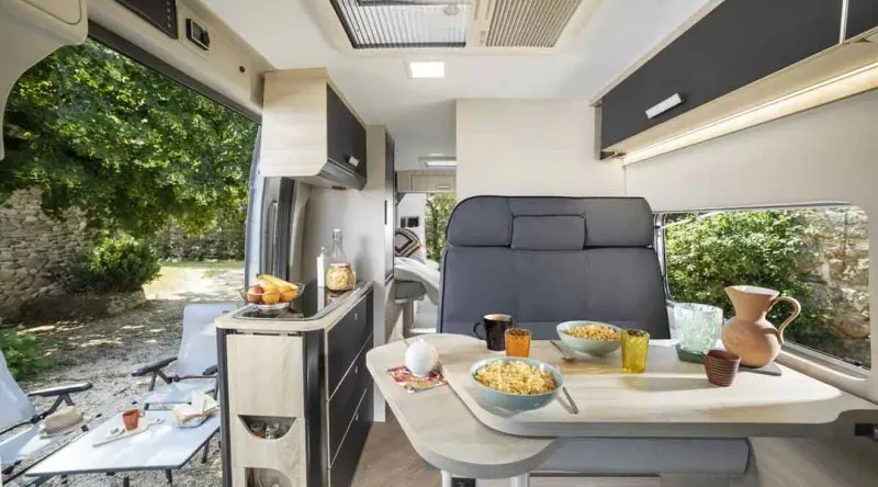 Chausson V697